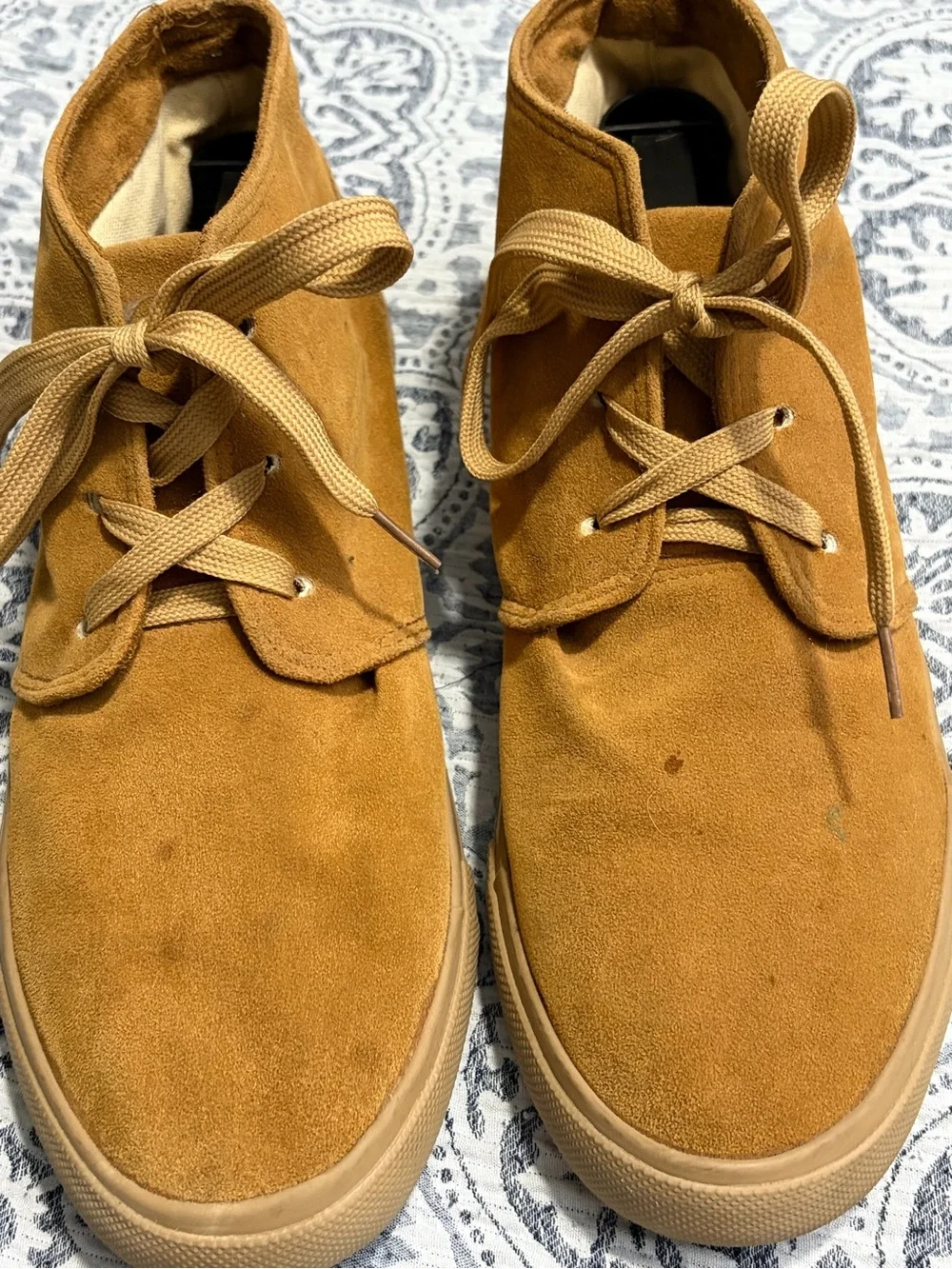 Men's Suede Chukka Boots in Camel Brown